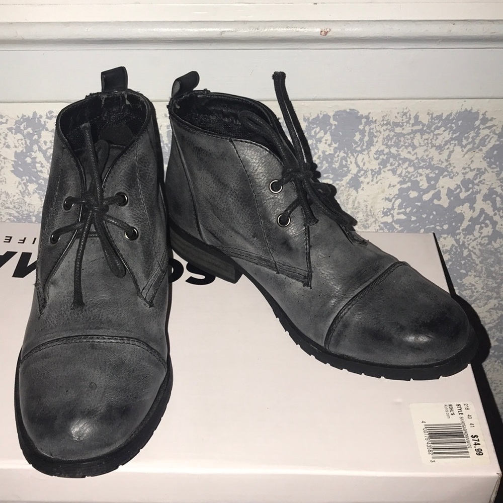 Ankle boots